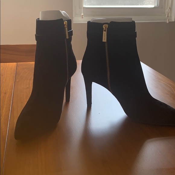 Michael Kors Winslow Flex Mid Bootie - Picture 2 of 3